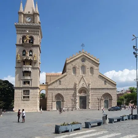 Slow Chic Apartment Duomo Holiday home Messina